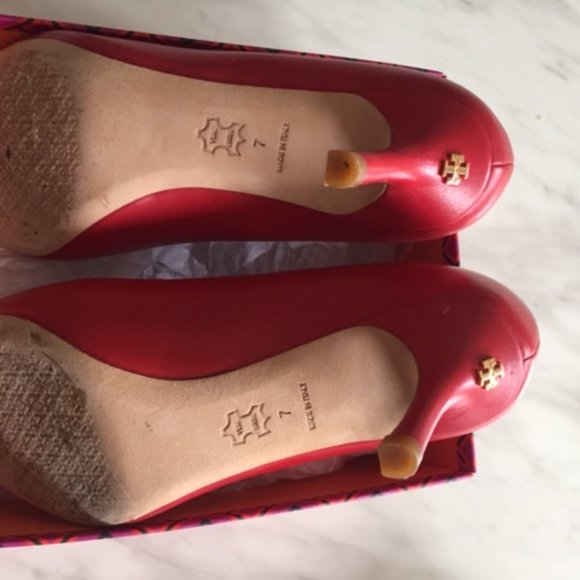 TORY BURCH PUMP RED - Picture 3 of 5